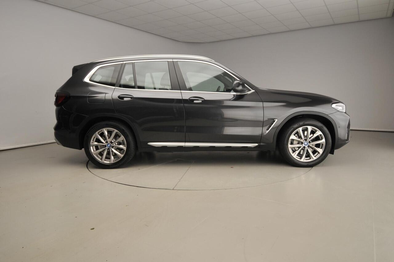 BMW X3 xDrive30e | LED | Leder | Navigatie | Trekhaak | Sportstoelen | Stoelverwarming | DAB | Hifi speakers | Alu 19 inch