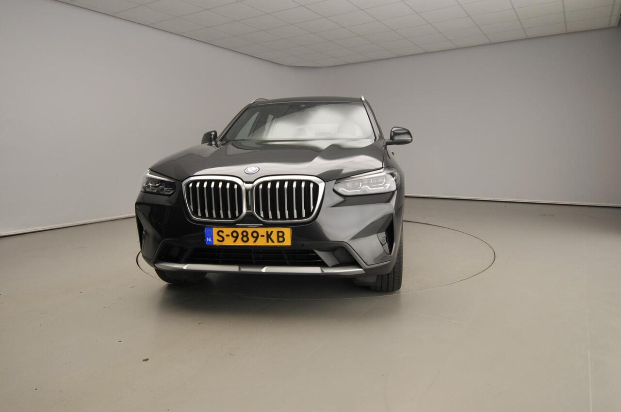 BMW X3 xDrive30e | LED | Leder | Navigatie | Trekhaak | Sportstoelen | Stoelverwarming | DAB | Hifi speakers | Alu 19 inch