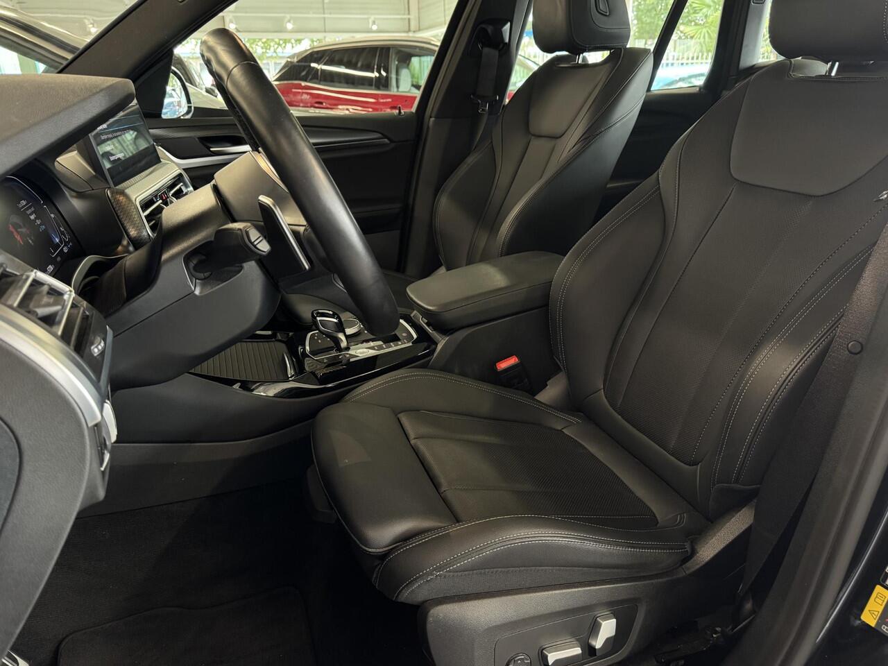 BMW X3 xDrive30e High Executive | M Sport | Pano | Camera | Navi | Leer | Elektr. Stoel + Memory | Navi ( Vestiging - Vianen )