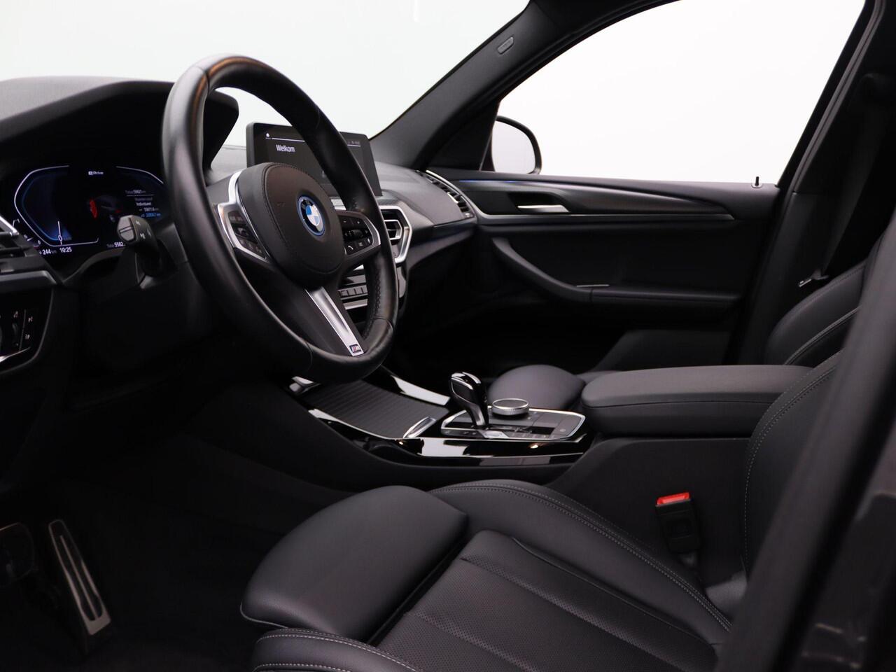 BMW X3 xDrive30e High Executive | M Sportpakket | DAB | HiFi | 20''