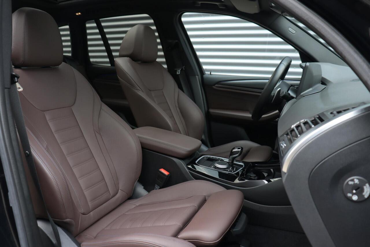BMW X3 xDrive20i M Sportpakket | Panodak | Trekhaak | Comfort Access | Stuurwielverwarming | 20'' LMV