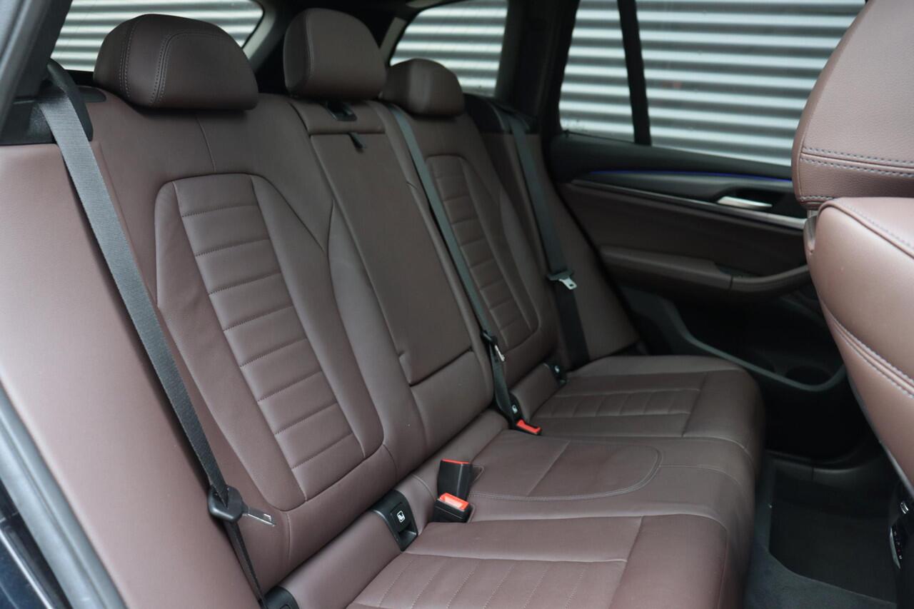 BMW X3 xDrive20i M Sportpakket | Panodak | Trekhaak | Comfort Access | Stuurwielverwarming | 20'' LMV