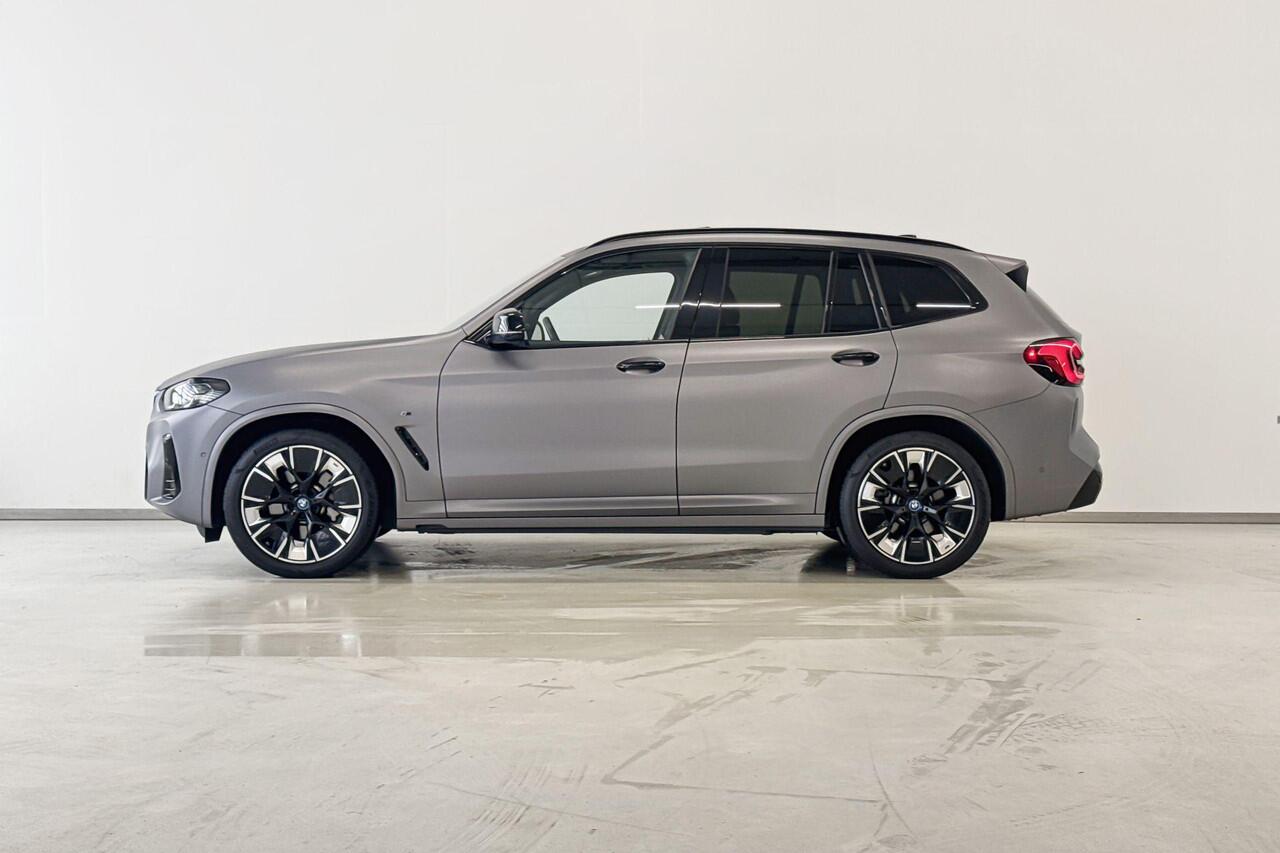 BMW X3 iX3 Executive Shadow Line Pack