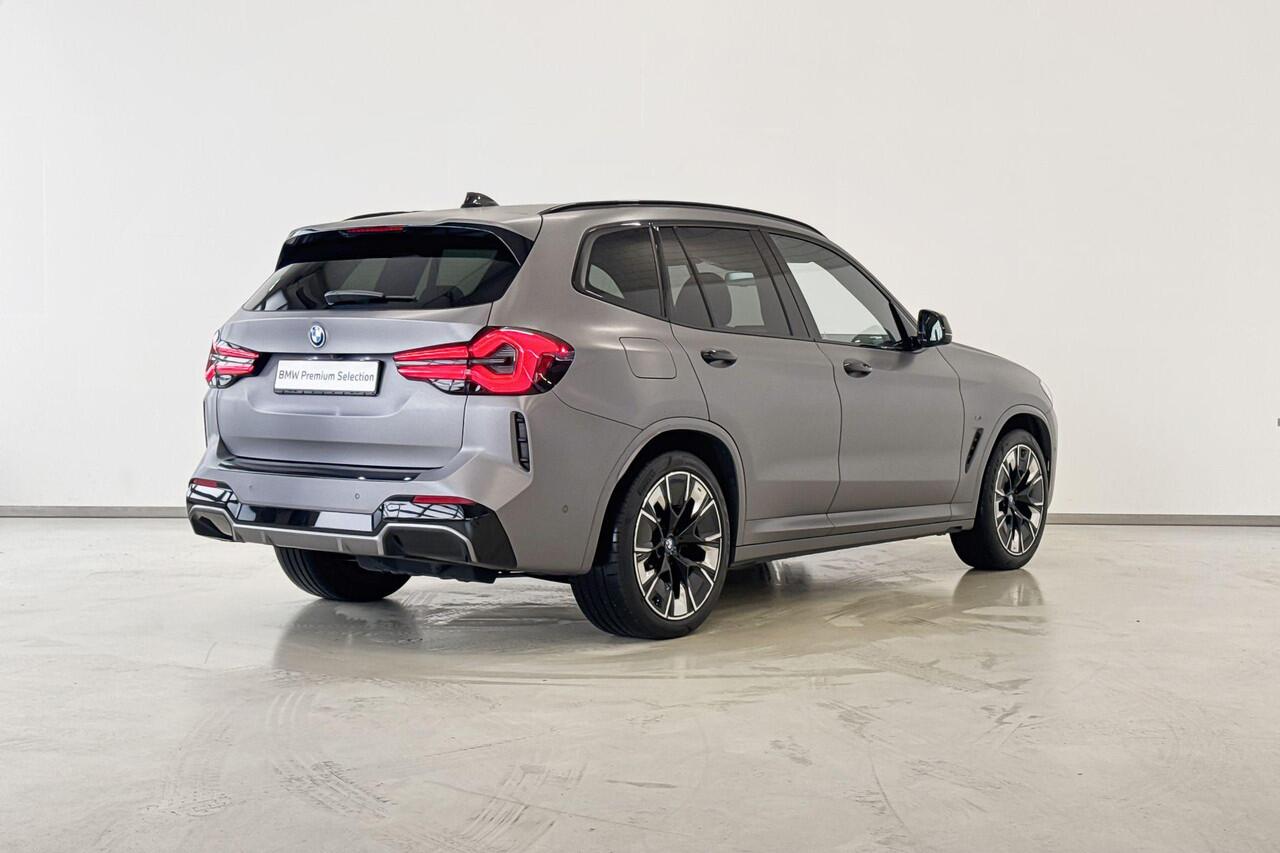 BMW X3 iX3 Executive Shadow Line Pack