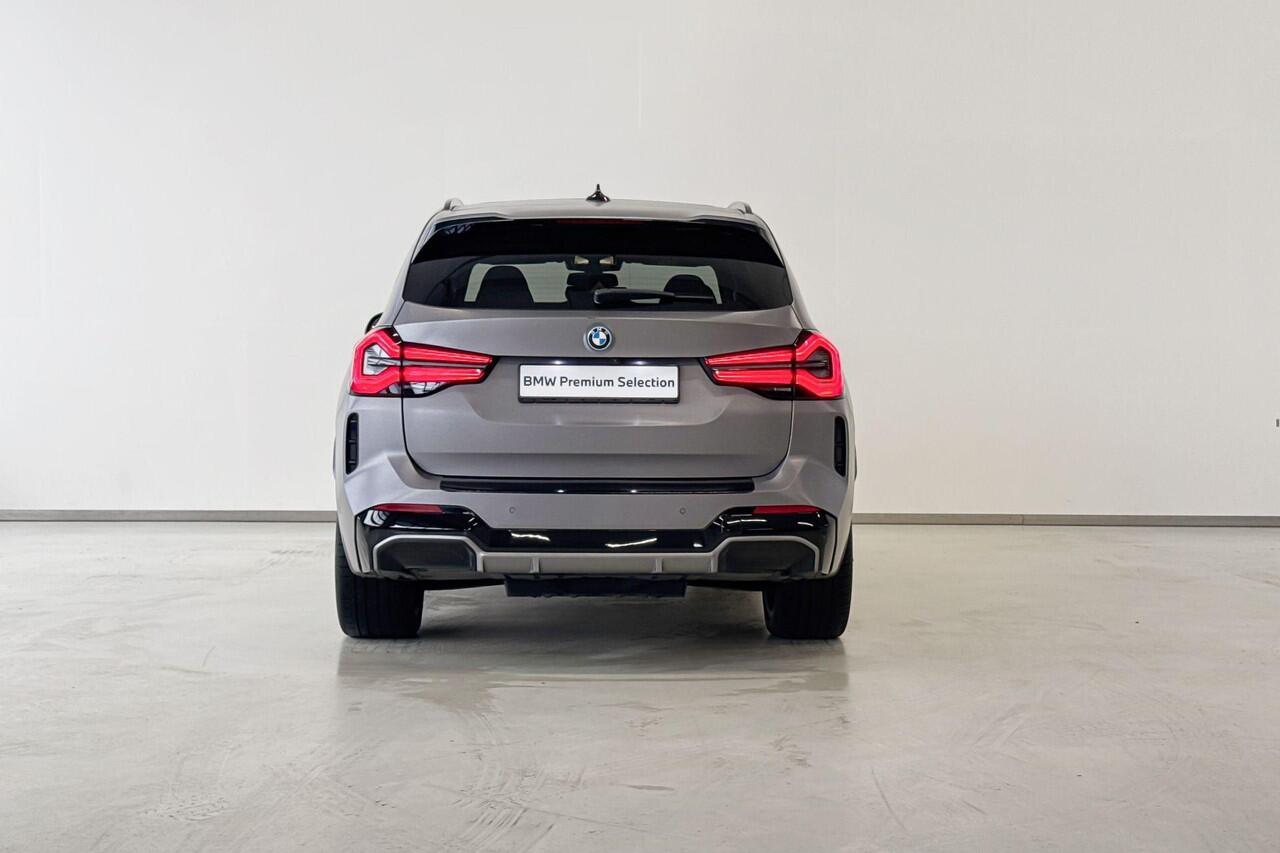 BMW X3 iX3 Executive Shadow Line Pack