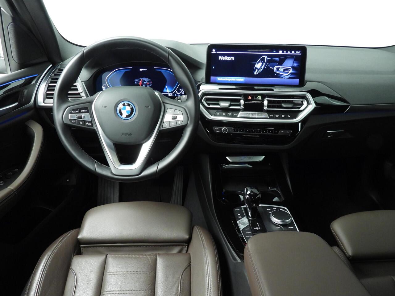 BMW X3 xDrive30e | LED | Leder | Navigatie | Trekhaak | Sportstoelen | Stoelverwarming | DAB | Hifi speakers | Alu 19 inch