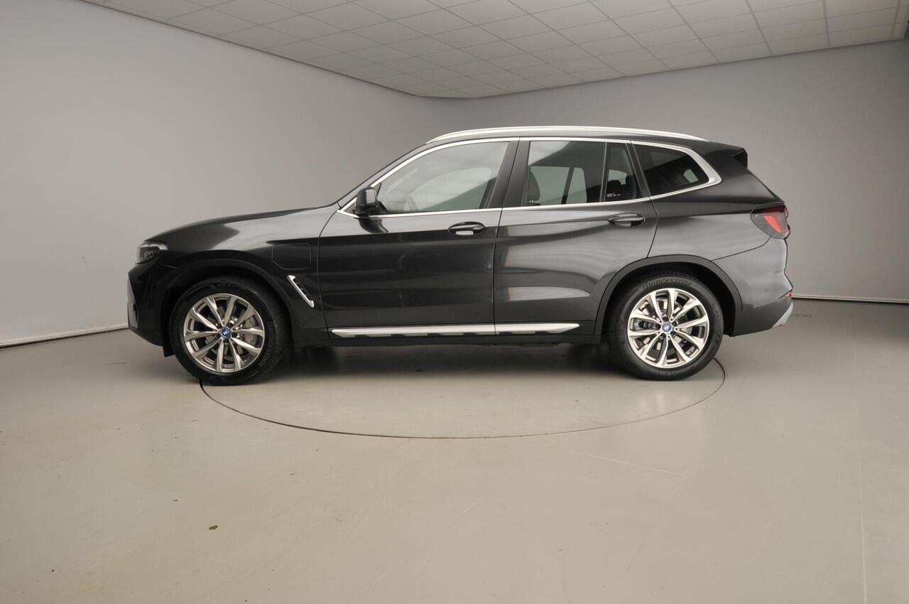 BMW X3 xDrive30e | LED | Leder | Navigatie | Trekhaak | Sportstoelen | Stoelverwarming | DAB | Hifi speakers | Alu 19 inch