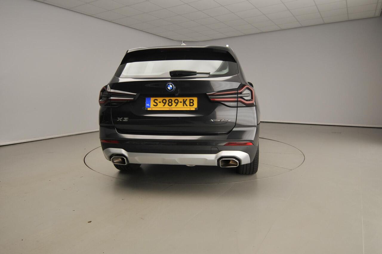 BMW X3 xDrive30e | LED | Leder | Navigatie | Trekhaak | Sportstoelen | Stoelverwarming | DAB | Hifi speakers | Alu 19 inch