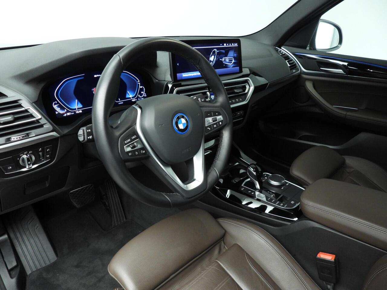 BMW X3 xDrive30e | LED | Leder | Navigatie | Trekhaak | Sportstoelen | Stoelverwarming | DAB | Hifi speakers | Alu 19 inch