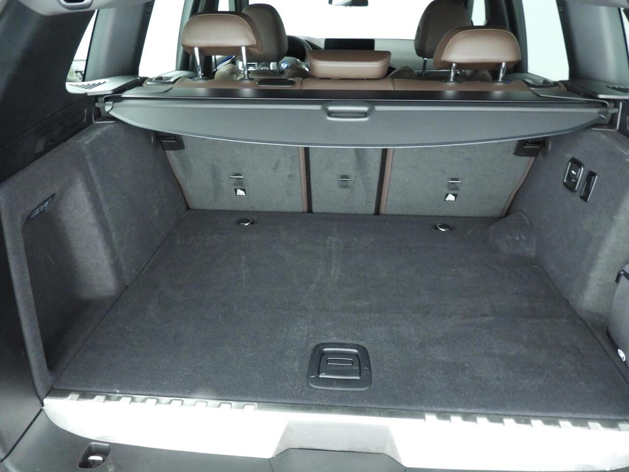 BMW X3 xDrive30e | LED | Leder | Navigatie | Trekhaak | Sportstoelen | Stoelverwarming | DAB | Hifi speakers | Alu 19 inch