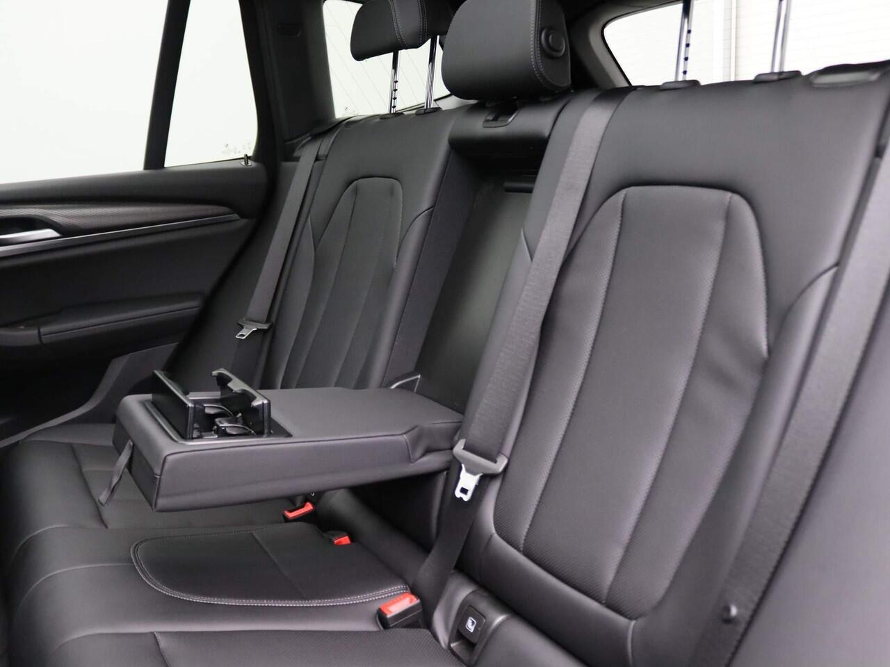 BMW X3 xDrive30e 292PK Aut. M Sport, Shadow, panoramadak, trekhaak, achteruitrijcamera, keyless entry, memory functie voorstoel, verwarmbare voorstoelen, 19" LM Velgen, All Season Banden