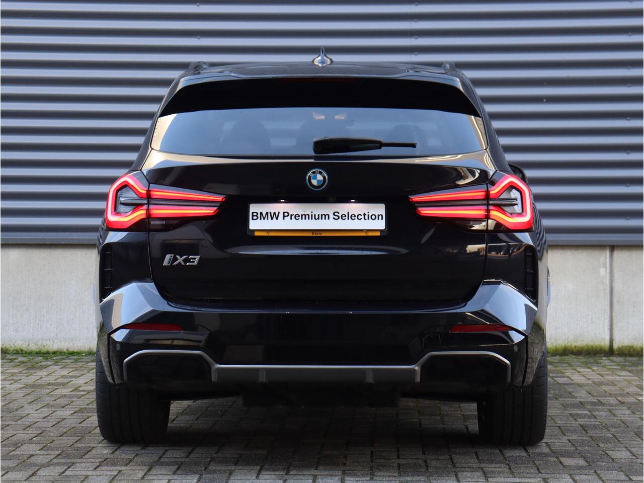 BMW X3 iX3 High Executive | M Sportpakket | Driving Assistant Prof. | Getint Glas | Stuurwielverwarming | Adaptief Onderstel | Sportstoelen | Adaptieve LED | 19'' LMV