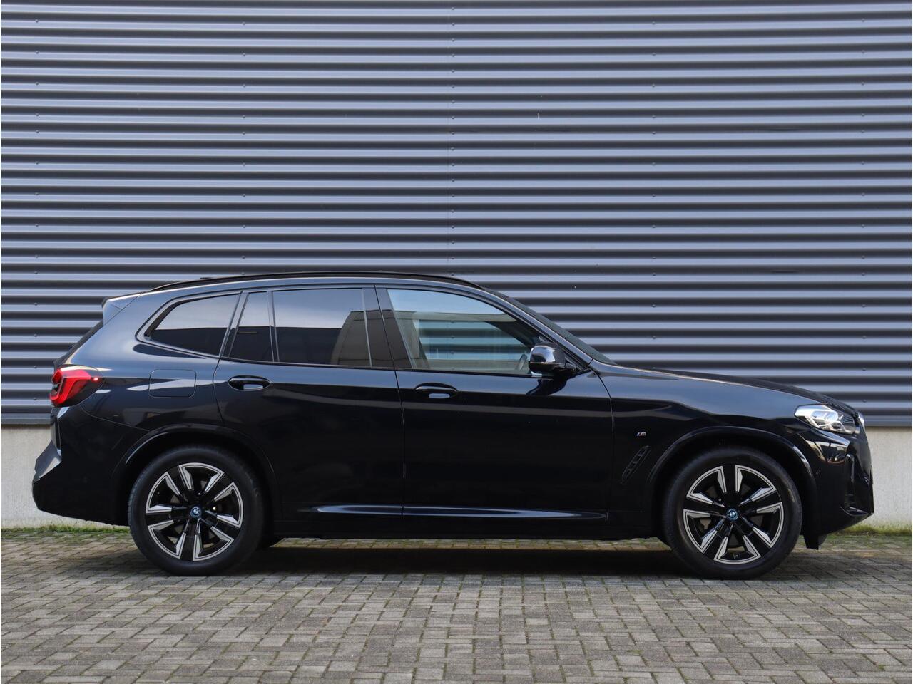 BMW X3 iX3 High Executive | M Sportpakket | Driving Assistant Prof. | Getint Glas | Stuurwielverwarming | Adaptief Onderstel | Sportstoelen | Adaptieve LED | 19'' LMV