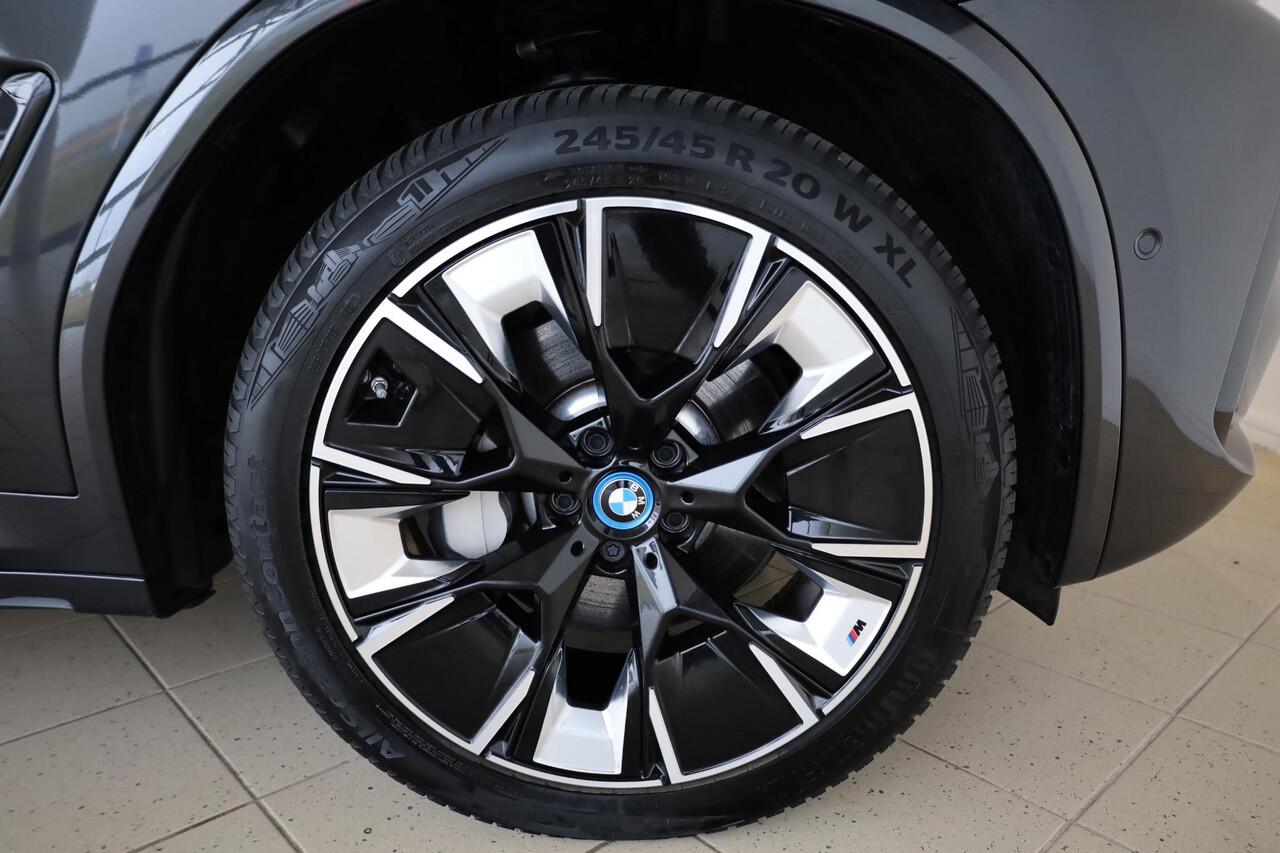 BMW X3 iX3 Executive 80 kWh | M Sport | Comfort Access | Achteruitrijcamera | Voorstoelen Verwarmd