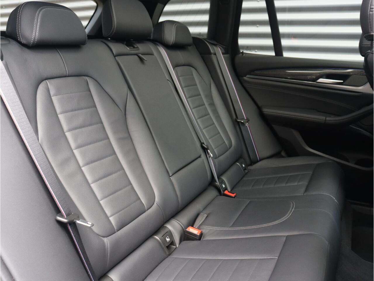 BMW X3 xDrive30e | High Executive | M Sportpakket | Panodak | Trekhaak | HiFi | Active Cruise Control | Parking Assistant Plus | Head-Up | 21'' LMV | Lentevoordeel