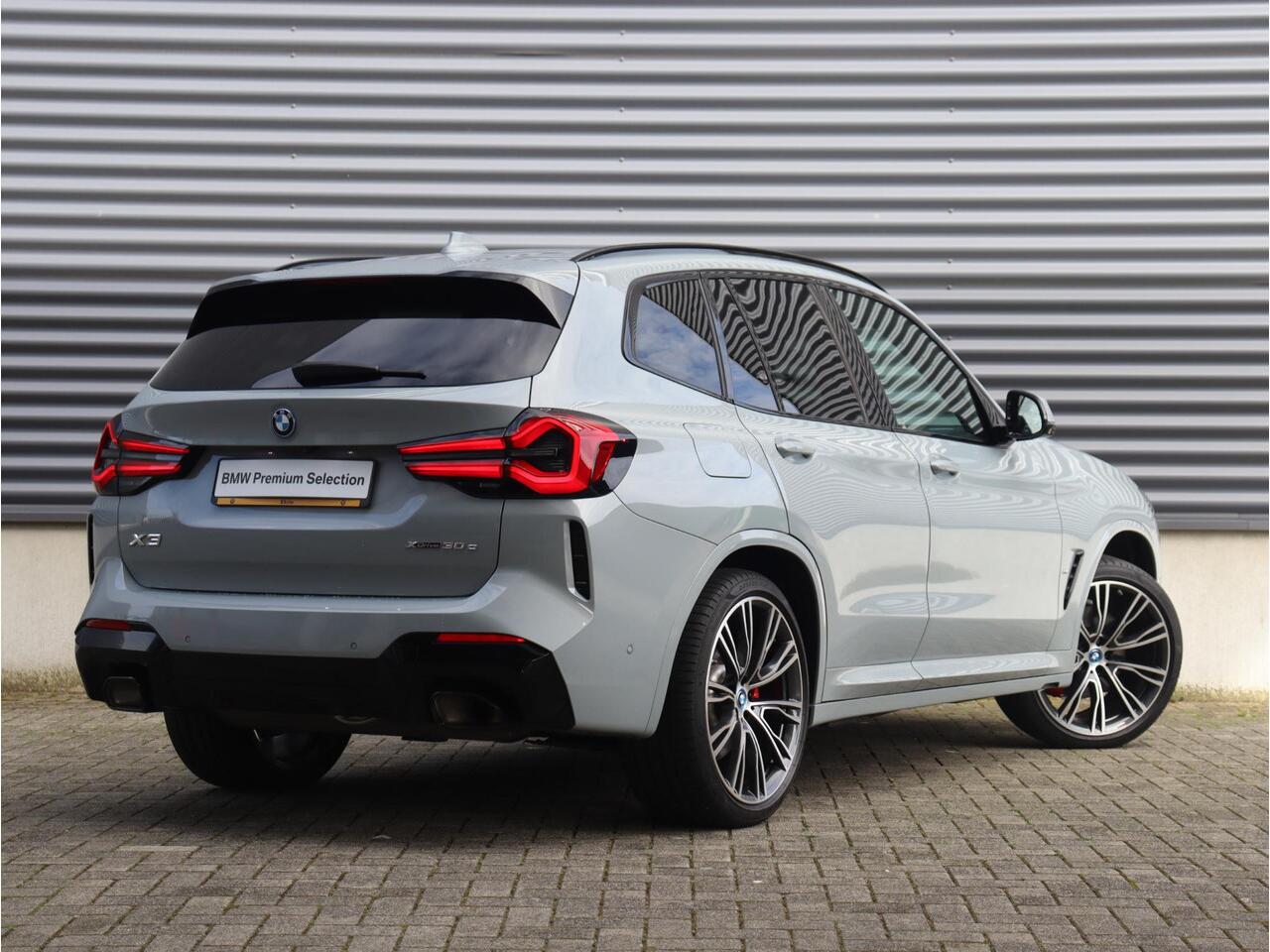 BMW X3 xDrive30e | High Executive | M Sportpakket | Panodak | Trekhaak | HiFi | Active Cruise Control | Parking Assistant Plus | Head-Up | 21'' LMV | Lentevoordeel