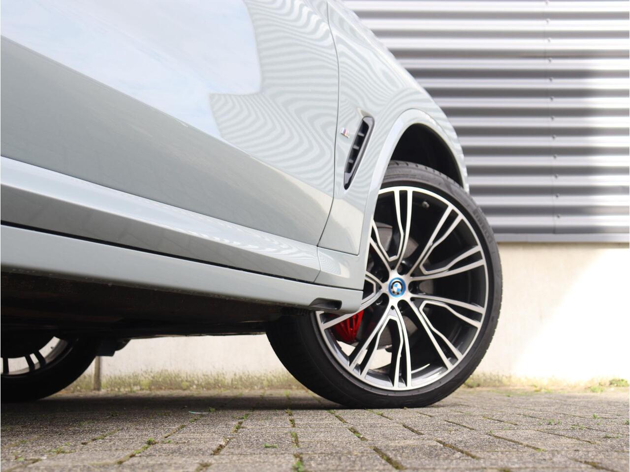 BMW X3 xDrive30e | High Executive | M Sportpakket | Panodak | Trekhaak | HiFi | Active Cruise Control | Parking Assistant Plus | Head-Up | 21'' LMV | Lentevoordeel