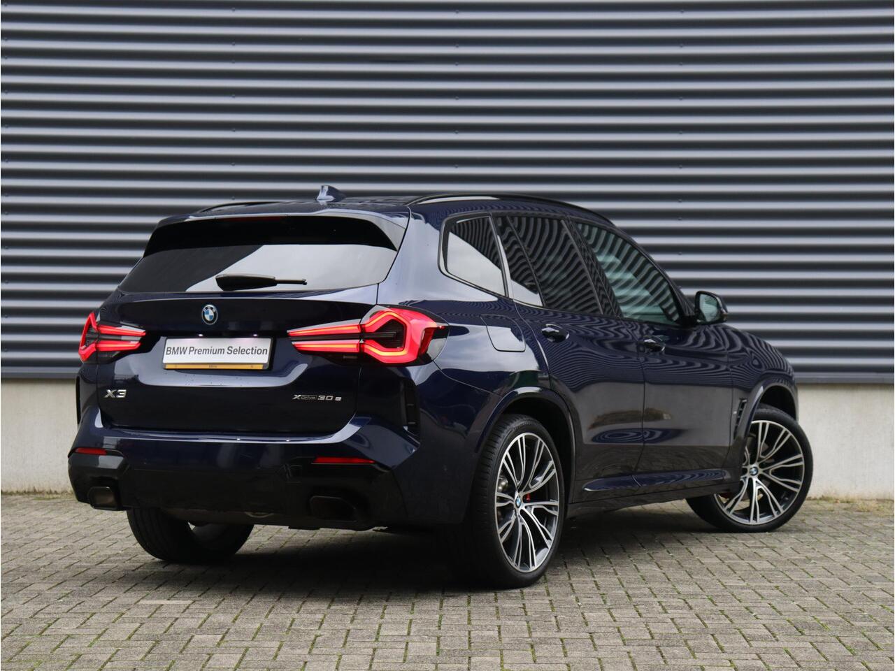 BMW X3 xDrive30e | High Executive | M Sportpakket | Panodak | Driving Assistant Prof. | Head-Up | Parking Assistant Plus | Harman Kardon | Elektr. M Stoelen | 21'' LMV