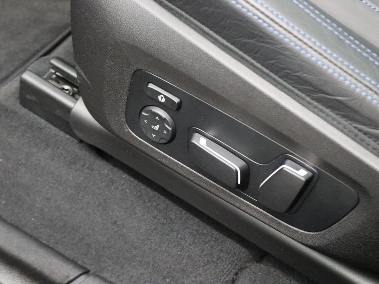 BMW X3 xDrive30e M Sportpakket | Comfort Access | Panoramadak | Elektrisch Verstelbare Sportstoelen | Driving Assistant | Head-Up Display | Active Cruise Control | Harman Kardon | 20''