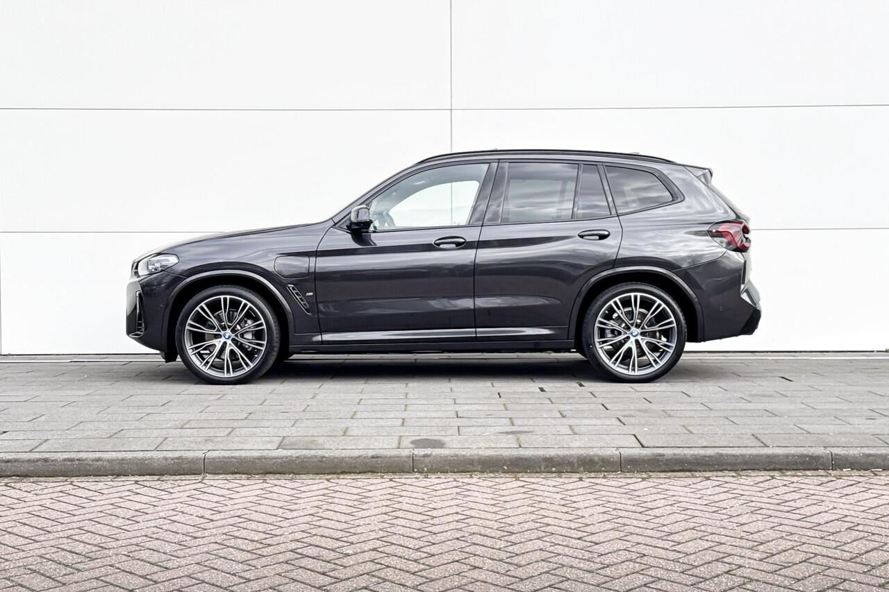 BMW X3 xDrive30e | High Executive | Trekhaak | M-Sport Pro | Panoramadak |