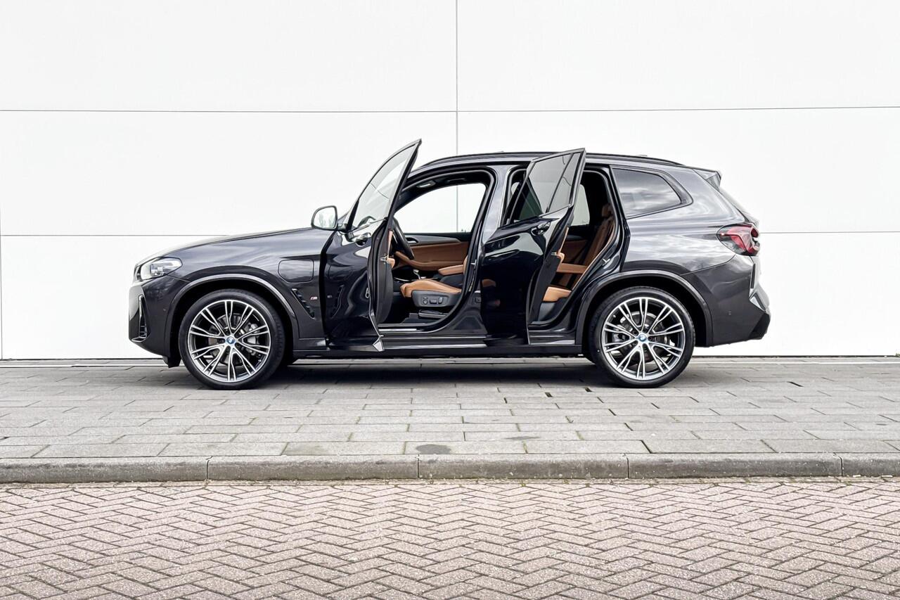 BMW X3 xDrive30e | High Executive | Trekhaak | M-Sport Pro | Panoramadak |