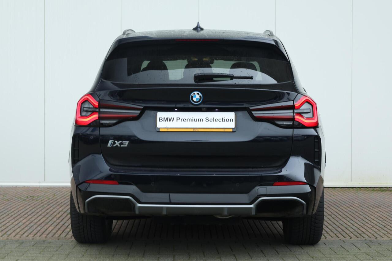 BMW X3 iX3 Executive 80 kWh / M-Sport Pakket / Achteruitrij Camera / PDC / Elerktr. wegklapbare trekhaak / verwarmde voor stoelen en stuurwiel / Lentevoordeel