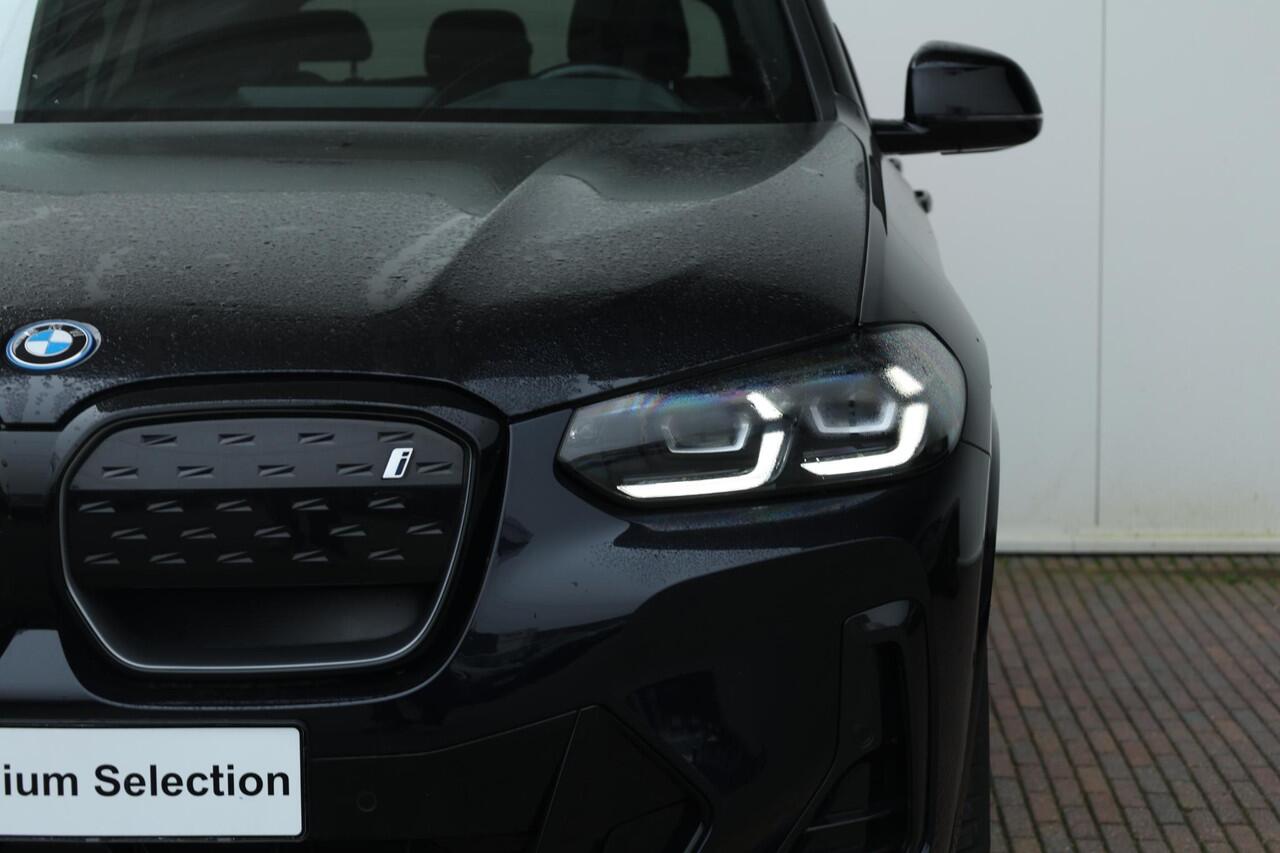 BMW X3 iX3 Executive 80 kWh / M-Sport Pakket / Achteruitrij Camera / PDC / Elerktr. wegklapbare trekhaak / verwarmde voor stoelen en stuurwiel / Lentevoordeel