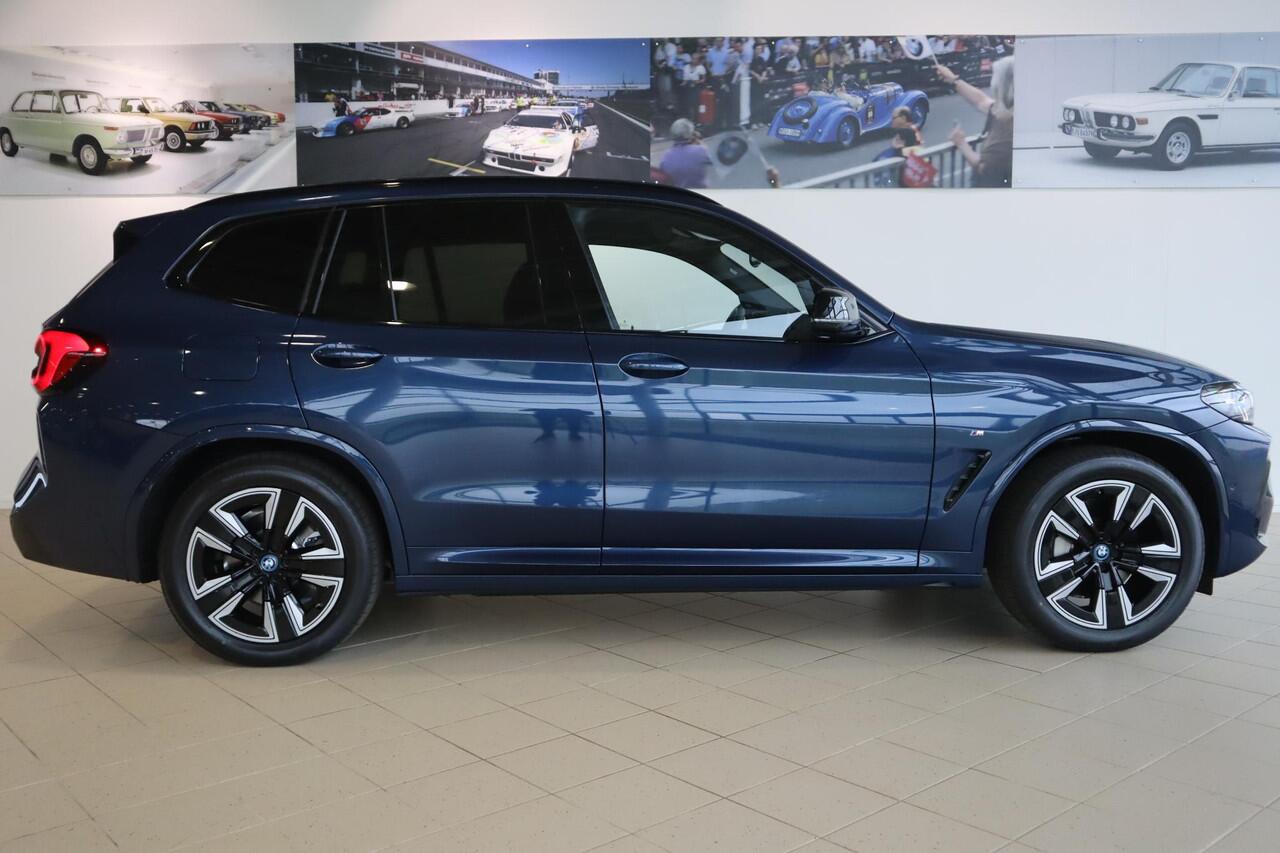 BMW X3 iX3 Executive | Parking Pack | Safety Pack | Shadow Line Pack