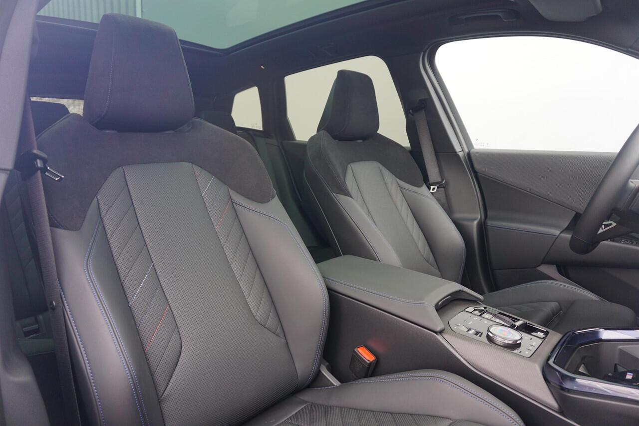 BMW X3 xDrive30e M Sportpakket 20'' / Panoramadak / Harman Kardon / Trekhaak / Comfort Acces