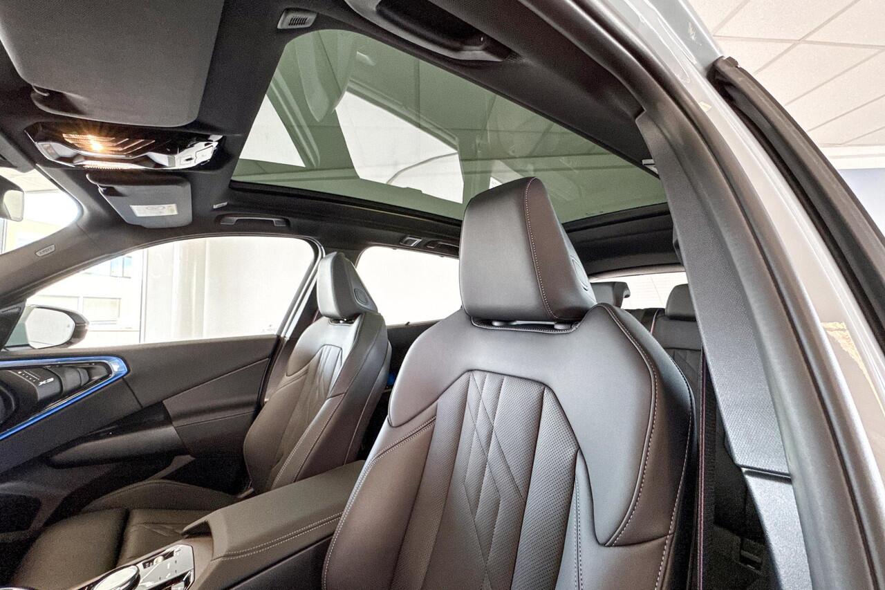 BMW X3 30e xDrive | M Sport | Harman Kardon | Iconic Glow | Stoelverwarming | Trekhaak |