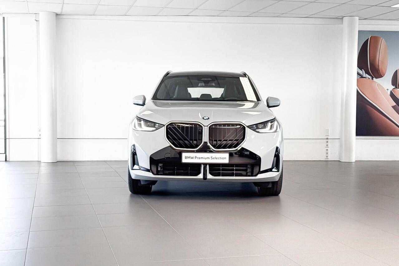 BMW X3 30e xDrive | M Sport | Harman Kardon | Iconic Glow | Stoelverwarming | Trekhaak |