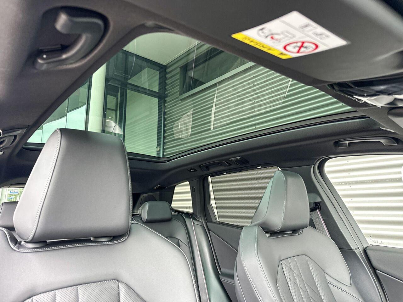 BMW X3 30e xDrive | Trekhaak met elektrisch wegklapbare kogel | Glazen panoramadak