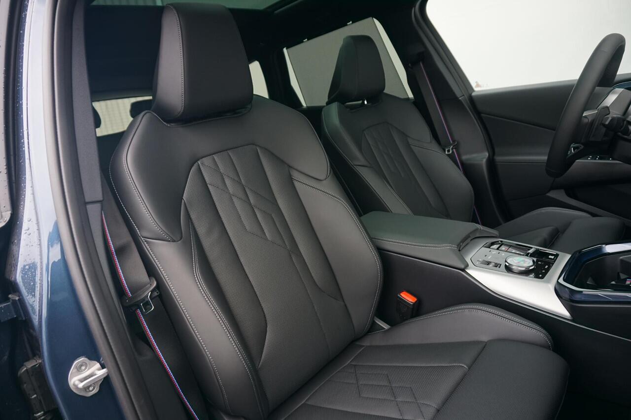 BMW X3 30e xDrive M Sportpakket Pro 21'' / Panoramadak / Trekhaak / Elektrisch Verstelbare Stoelen