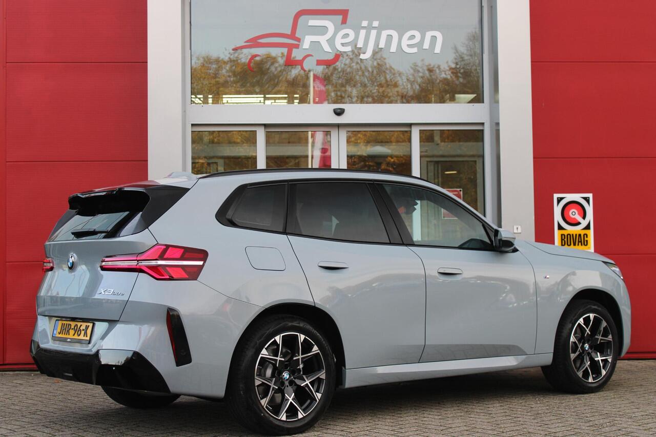 BMW X3 30e xDRIVE M-SPORT 299PK | M-SPORTPAKKET 337 MET O.A. M AERODYNAMICA PAKKET - SHADOWLINE RAAMOMLIJSTING - M-SPORT ONDERSTEL - M-INTERIEUR PAKKET - VEGANZA LEDEREN BEKLEDING - M-SPORT INTERIEURLIJSTEN - M-SPORTSTUUR - M ZWARTE HEMELBEKLEDING | PREMIUM PACK