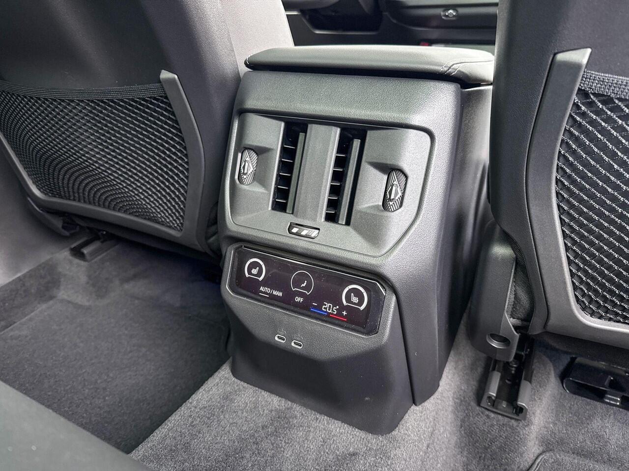 BMW X3 30e xDrive Trekhaak Elektrisch / Comfort Acces / Glazendak / Getinte Ramen / Stoelventilatie / Stoelverwarming / Parking Plus / Head Up Display