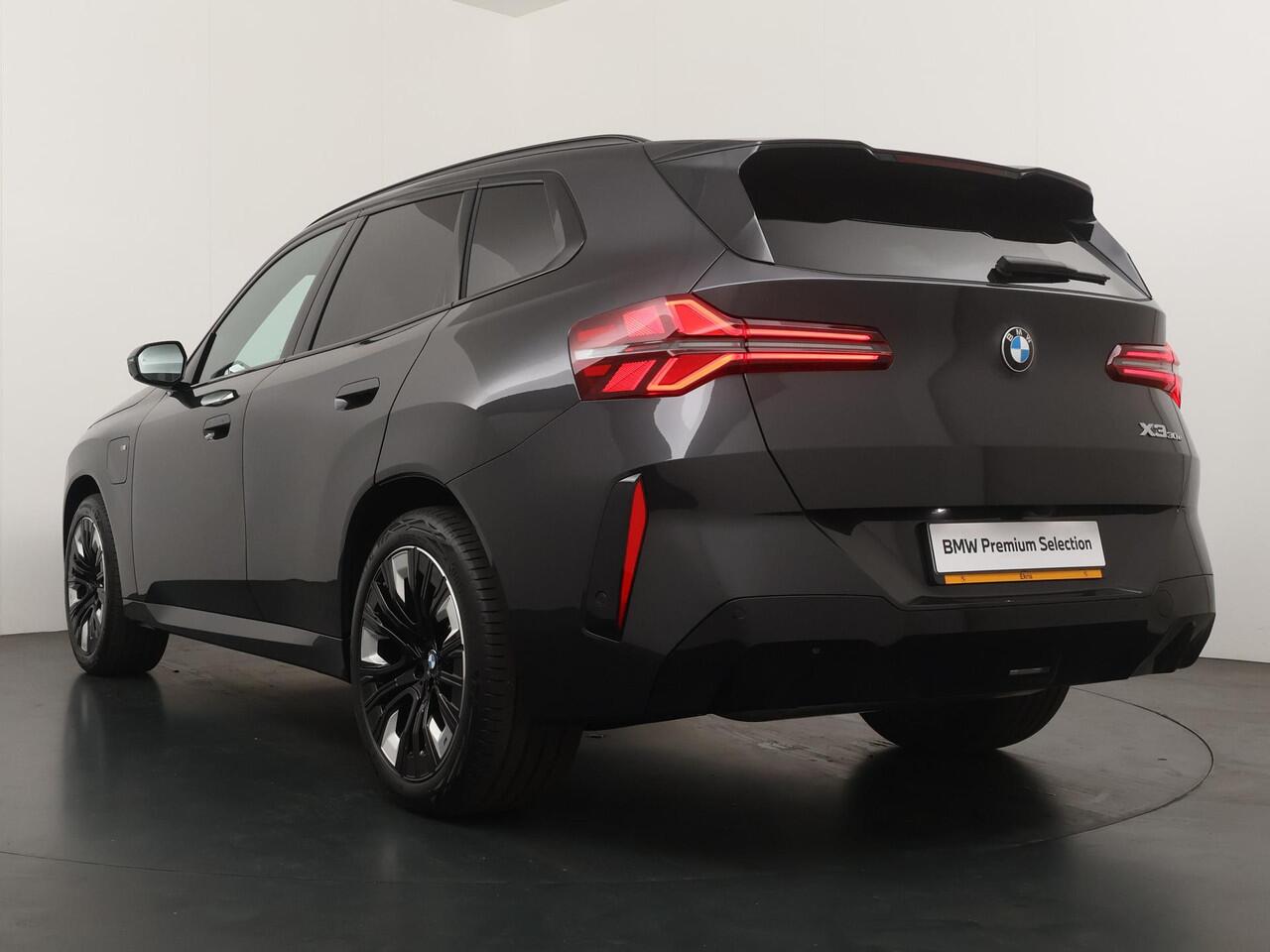 BMW X3 30e xDrive M-Sport Pro | Panoramadak | Head-Up | Adaptive Cruise | Trekhaak | Stuurverwarming | Comfort Access | Ekris Selection