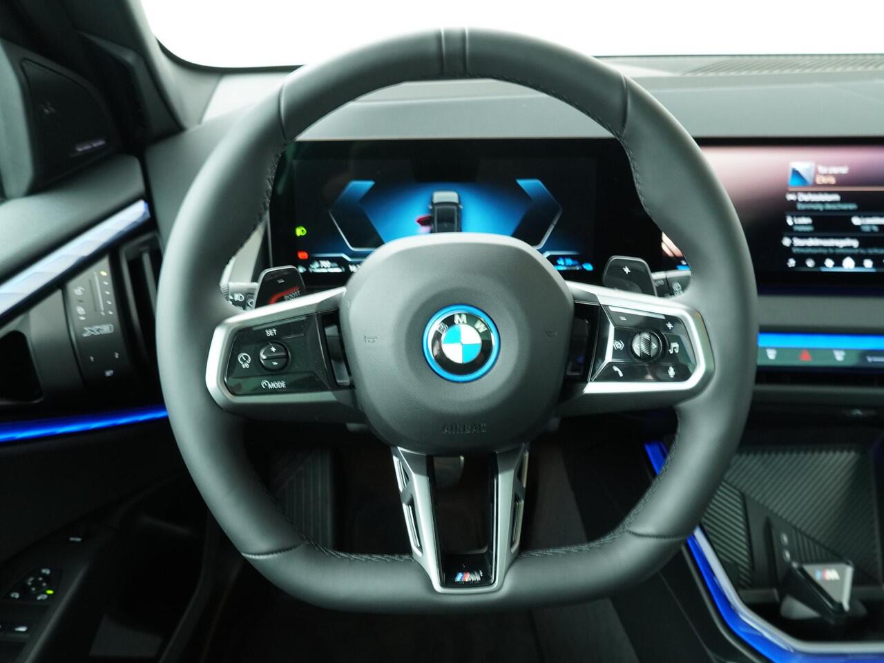 BMW X3 30e xDrive M-Sport Pro | Panoramadak | Head-Up | Adaptive Cruise | Trekhaak | Stuurverwarming | Comfort Access | Ekris Selection