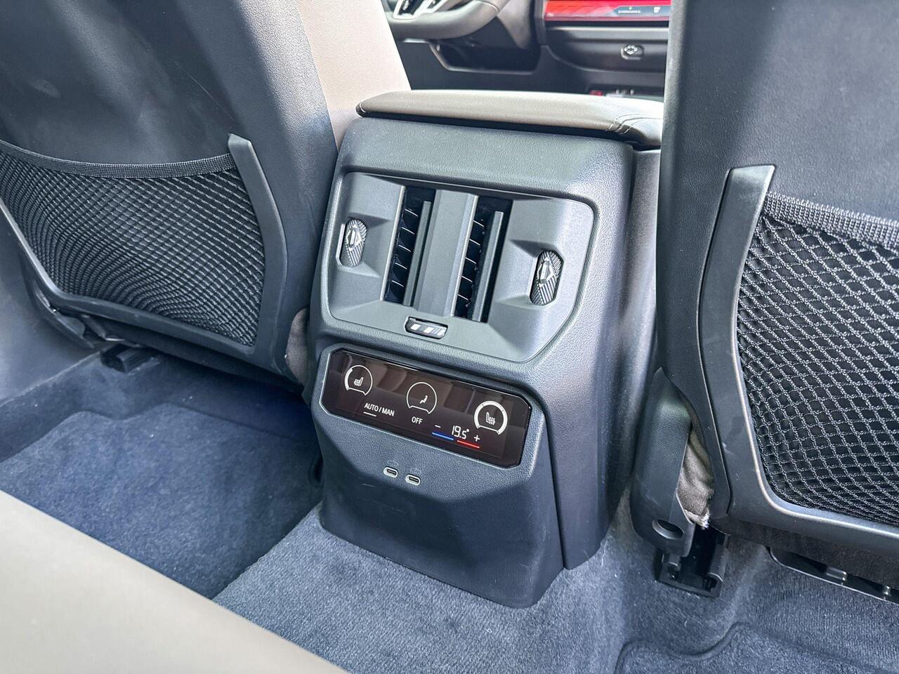 BMW X3 M50 M-Sport / Driving Assistant Professional / Adaptief M Onderstel / Harman Kardon / Head-Up / Parking Assistant Plus / Stoelventilatie / Stoelverwarming / Stuurwielrandverwarming / 21 inch / Getint Glas