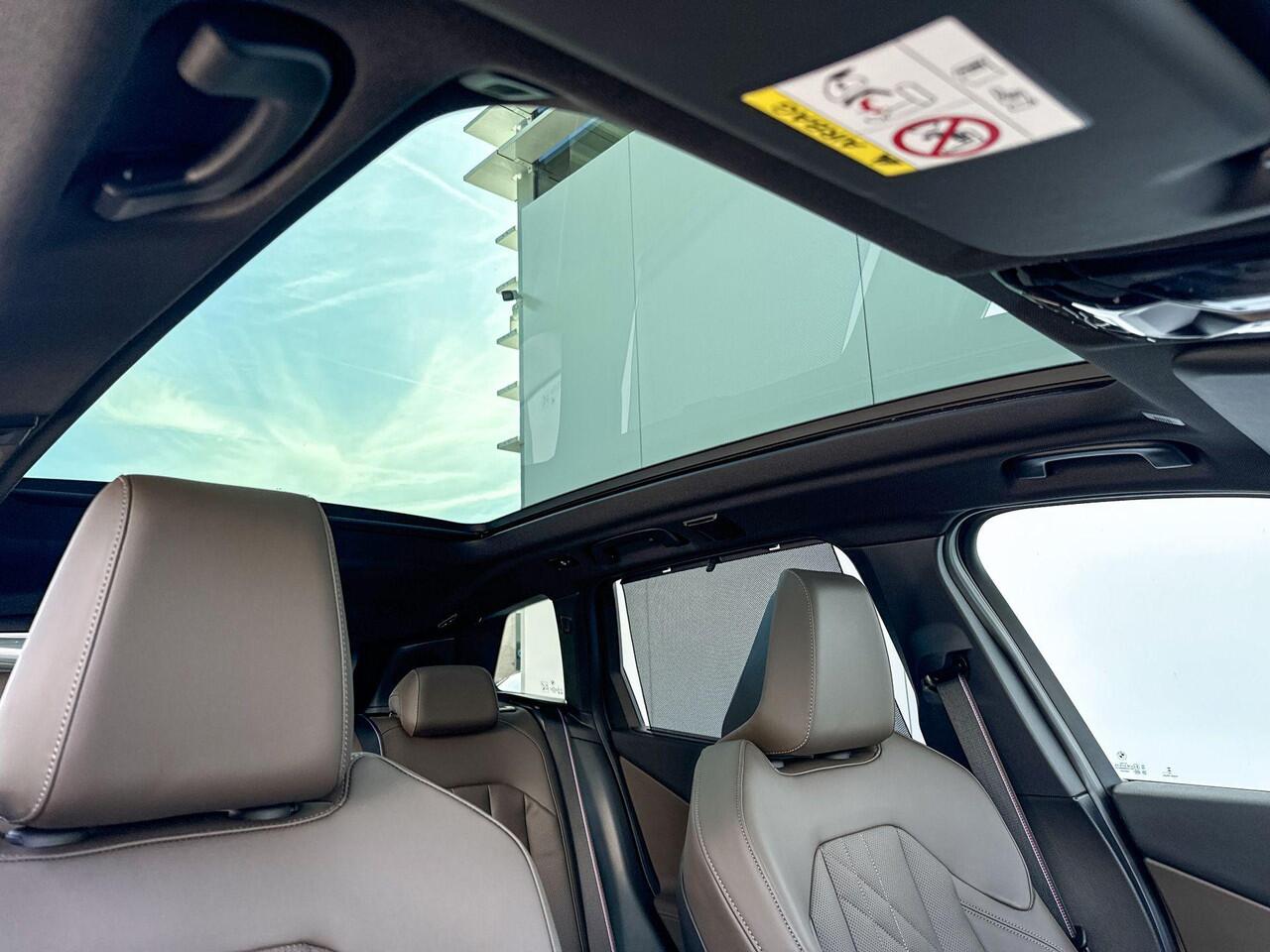 BMW X3 M50 M-Sport / Driving Assistant Professional / Adaptief M Onderstel / Harman Kardon / Head-Up / Parking Assistant Plus / Stoelventilatie / Stoelverwarming / Stuurwielrandverwarming / 21 inch / Getint Glas