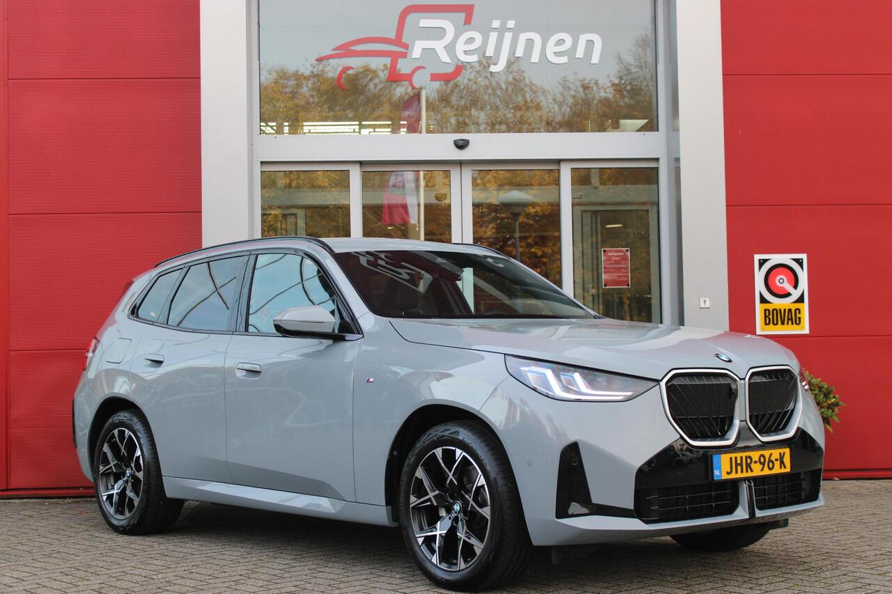 BMW X3 30e xDRIVE M-SPORT 299PK | M-SPORTPAKKET 337 MET O.A. M AERODYNAMICA PAKKET - SHADOWLINE RAAMOMLIJSTING - M-SPORT ONDERSTEL - M-INTERIEUR PAKKET - VEGANZA LEDEREN BEKLEDING - M-SPORT INTERIEURLIJSTEN - M-SPORTSTUUR - M ZWARTE HEMELBEKLEDING | PREMIUM PACK