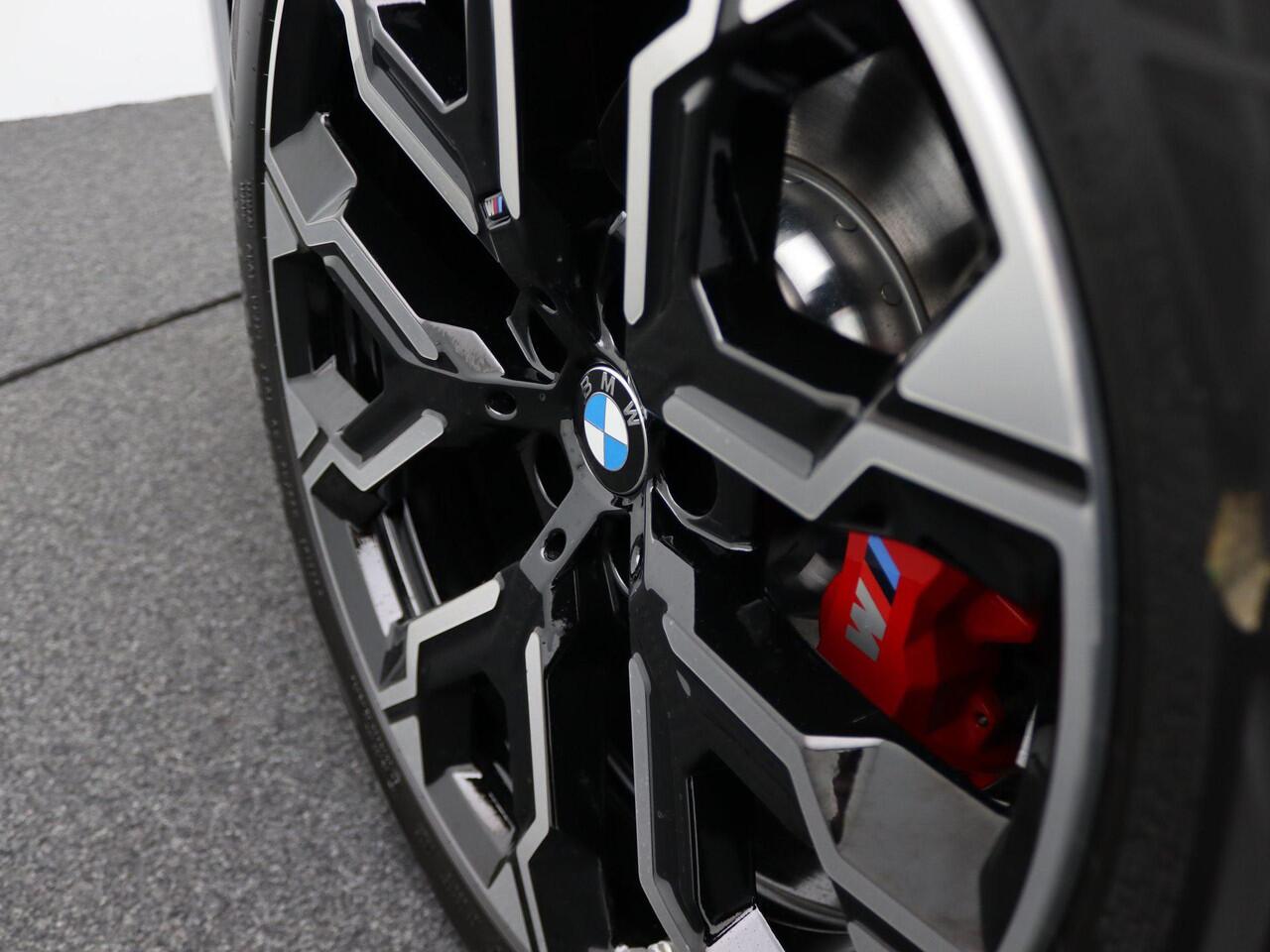 BMW X3 30e xDrive M Sportpakket Pro | Professional Pack | Premium Pack | Trekhaak | Elektrisch Verstelbare Sportstoelen | Driving Assistant Plus | Harman Kardon | 20'' | Ekris Selection