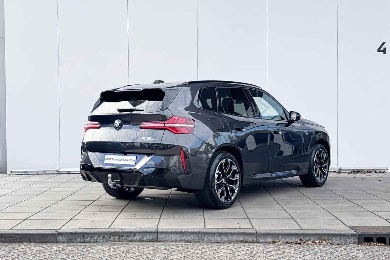 BMW X3 30e xDrive Trekhaak Elektrisch / Comfort Acces / Glazendak / Getinte Ramen / Stoelventilatie / Stoelverwarming / Parking Plus / Head Up Display