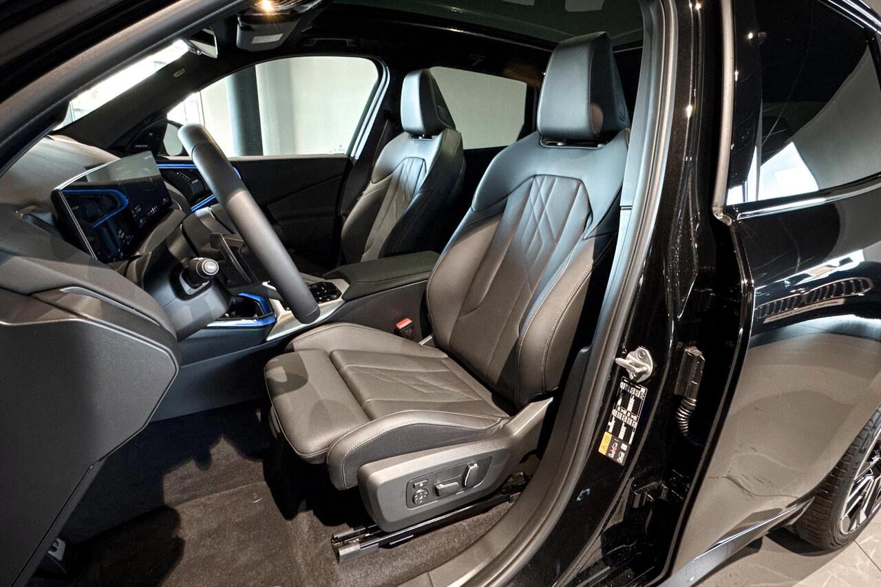 BMW X3 30e xDrive | M Sport Pro | Harman Kardon | Glazen Panoramadak | Iconic Glow | Trekhaak |