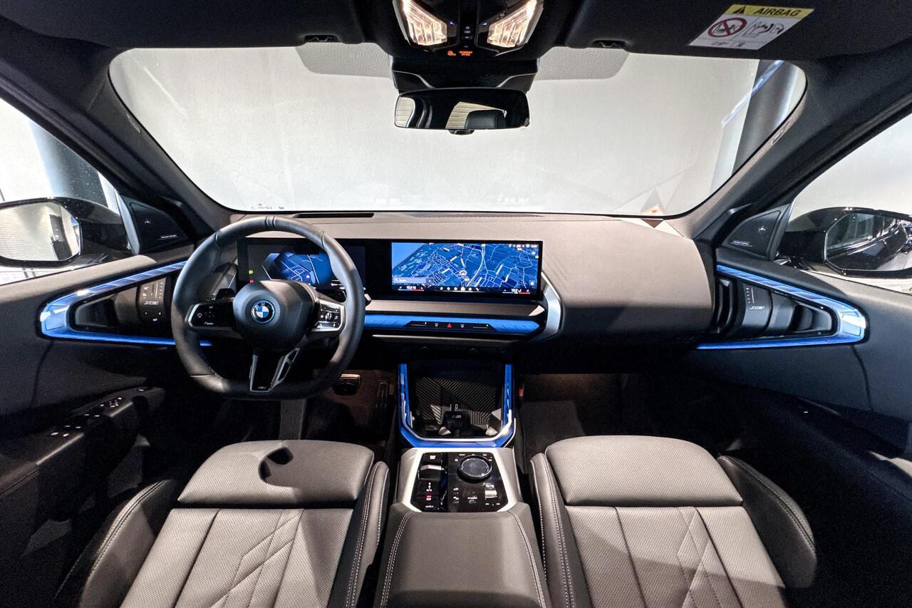 BMW X3 30e xDrive | M Sport Pro | Harman Kardon | Glazen Panoramadak | Iconic Glow | Trekhaak |