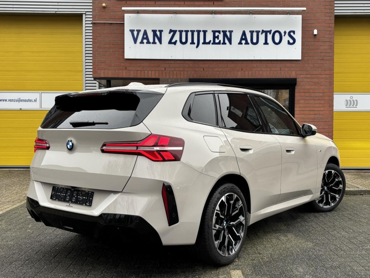 BMW X3 30e xDrive M-Sport Panorama Trekhaak Harman Memory 20"
