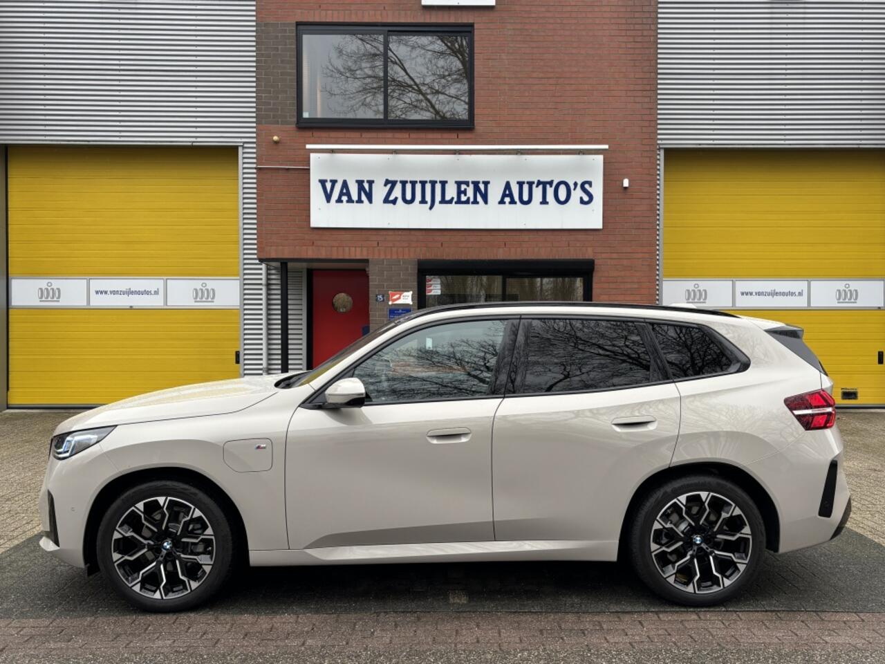 BMW X3 30e xDrive M-Sport Panorama Trekhaak Harman Memory 20"