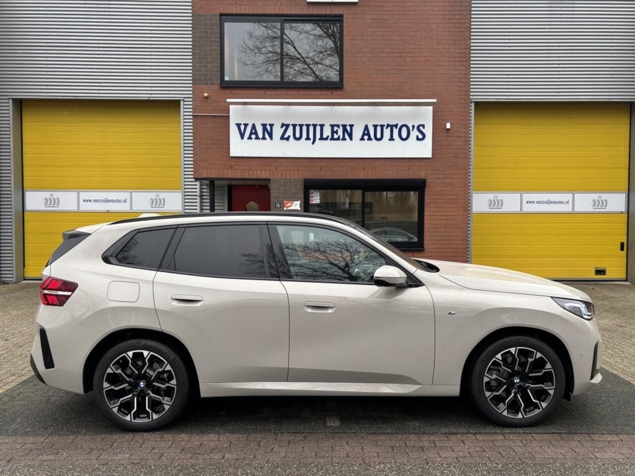 BMW X3 30e xDrive M-Sport Panorama Trekhaak Harman Memory 20"