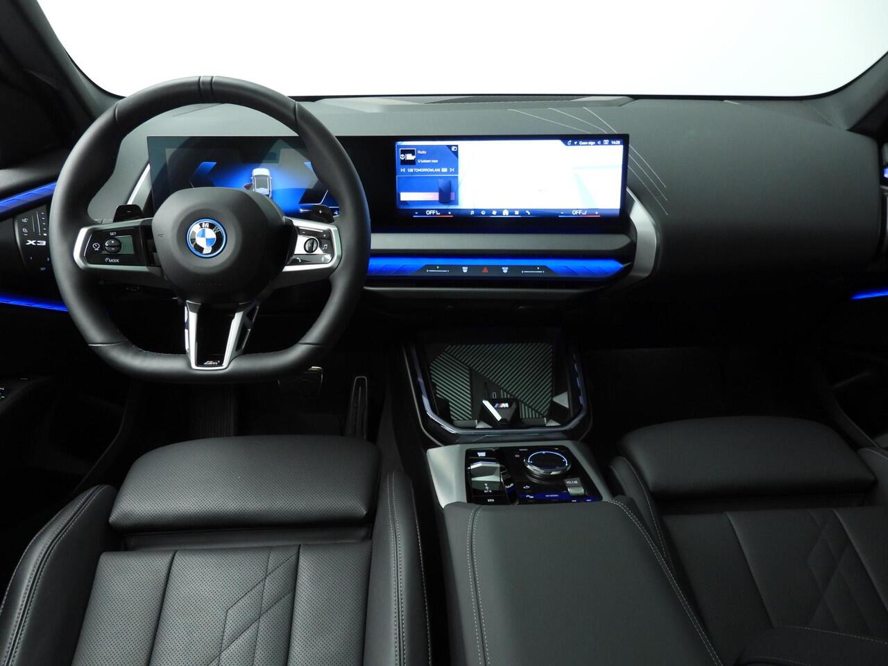 BMW X3 30e xDrive | M-Sportpakket | LED | Leder | Navigatie | Schuifdak | Sportstoelen | Stoelverwarming | DAB | Alu 20 inch