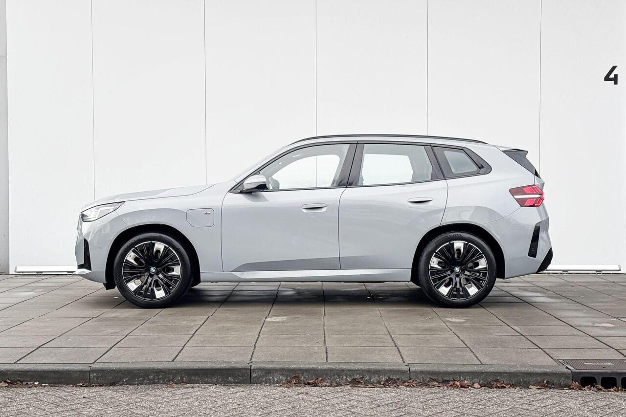 BMW X3 30e xDrive M-Sport / Head Up Display / 20 inch / Trekhaak / Stuurwielrandverwarming / Glazen Dak / Driving Assistant Plus / Stoelverwarming / Parking Assistant Plus / Harman Kardon