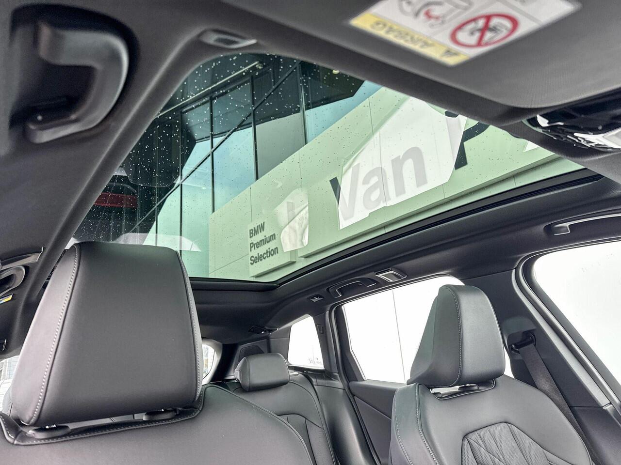 BMW X3 30e xDrive Trekhaak | M Sport | Panoramadak